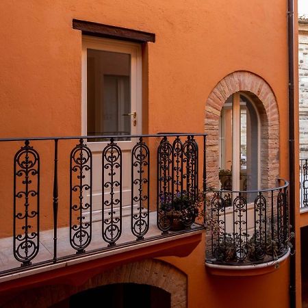 Il Cortile Segreto Bed & Breakfast Сан Северино Марке Екстериор снимка