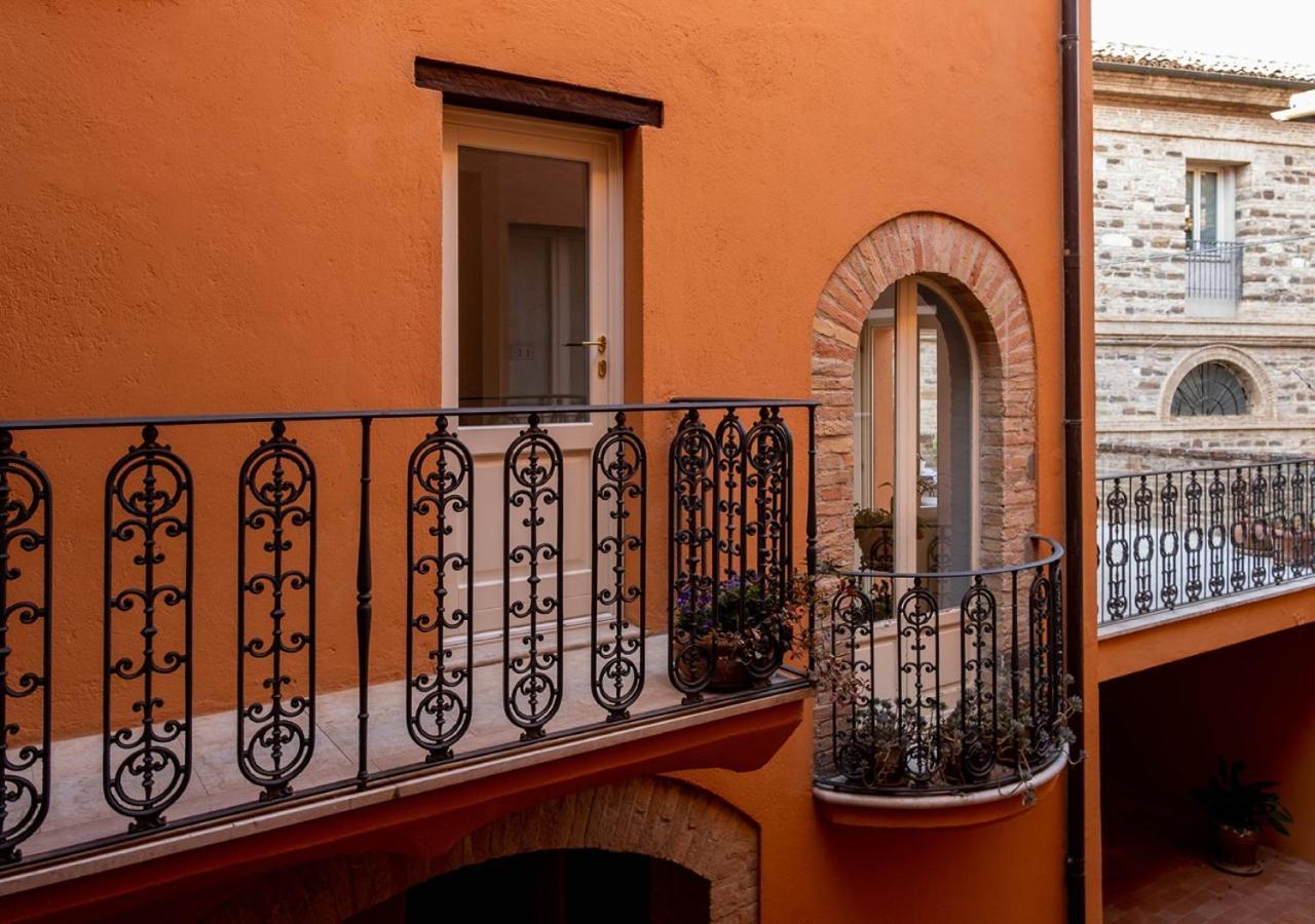 Il Cortile Segreto Bed & Breakfast Сан Северино Марке Екстериор снимка
