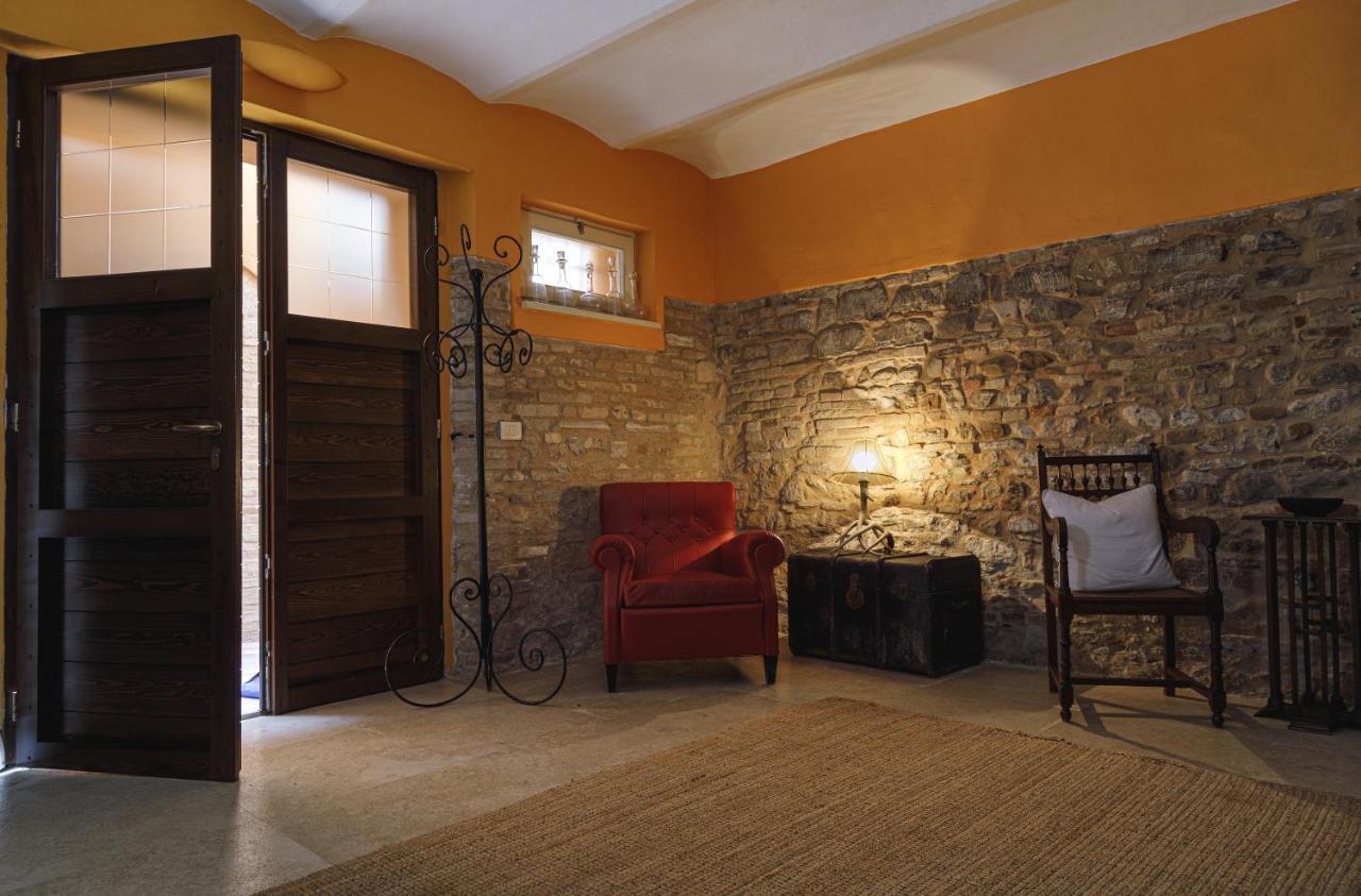 Il Cortile Segreto Bed & Breakfast Сан Северино Марке Екстериор снимка
